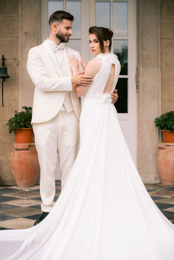 heiraten am schloss harkotten weißer anzug